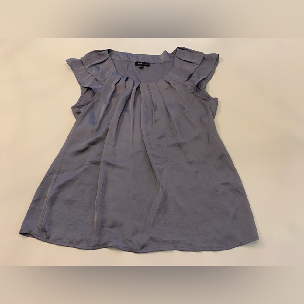 Spense workwear top, women’s size large, slate gray, ruffled short sleeves (N)